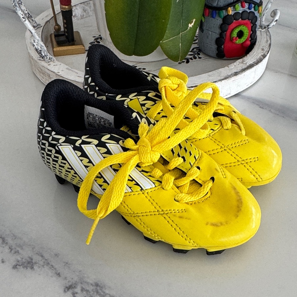 Adidas Kids Yellow and Black Cleats